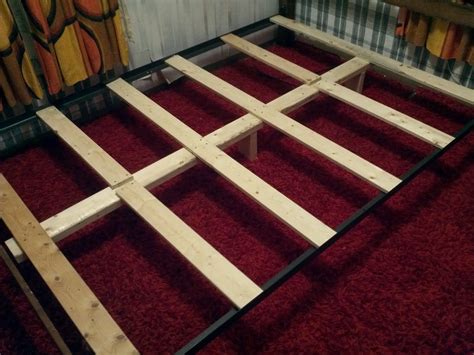 supports under box spring